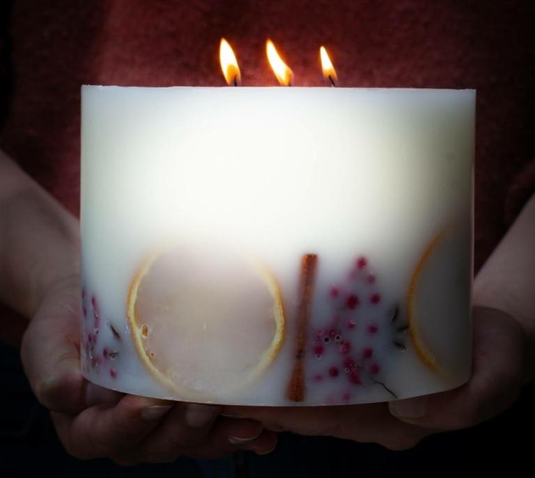 Noble Isle Fireside Large Luxury Botanical Candle