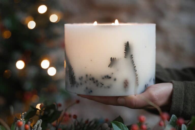 Noble Isle Pinewood Large Luxury Botanical Candle