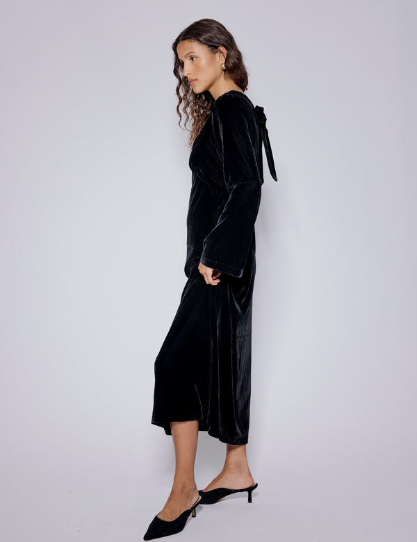 Nobody’s Child Black Velvet Long Sleeve Josie Midi Dress