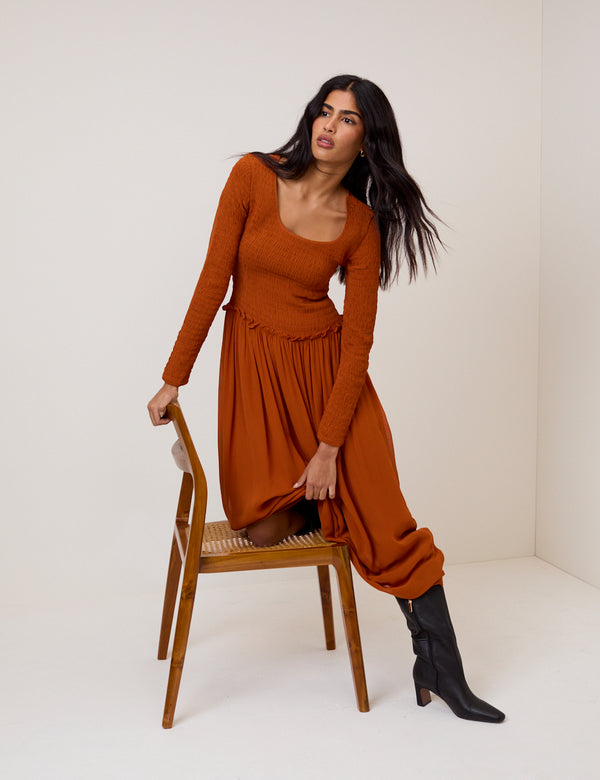 Nobody’s Child Brown Shirred Long Sleeve Sorelle Midi Dress