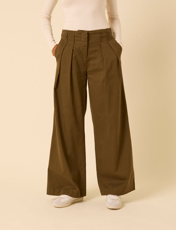 Nobody’s Child Green Pleated High-Waisted Trousers