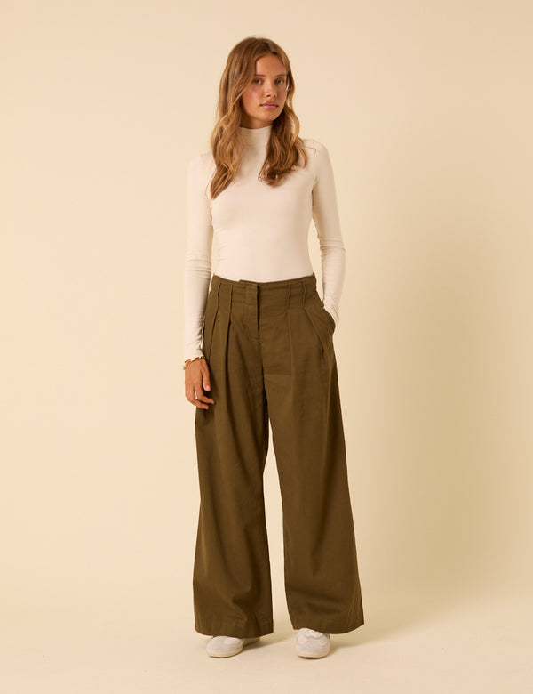 nobody’s child Green Pleated High-Waisted Trousers
