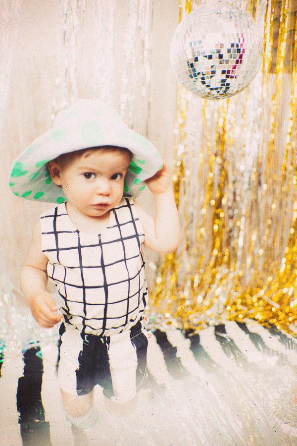 Noé & Zoë Berlin Baby Shortie // Black Stripes XL