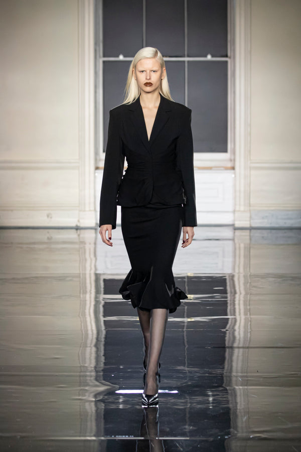 Noon By Noor Taniya Skrit In Black