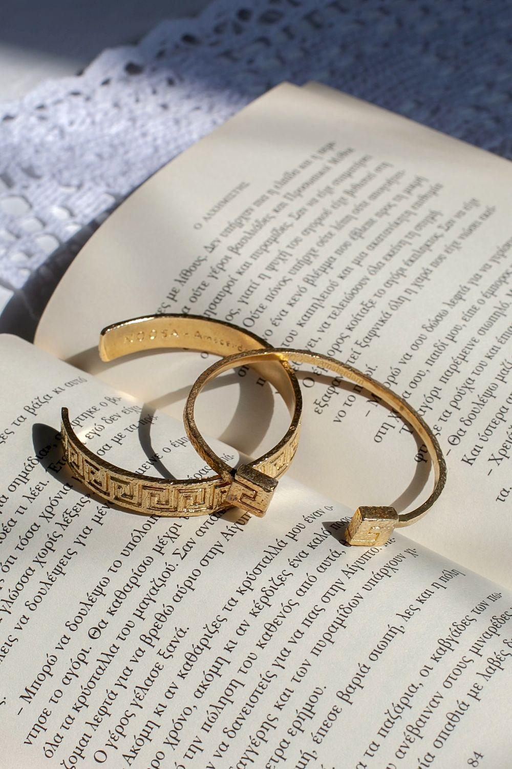 NOOSA Athena cuff bracelet gold