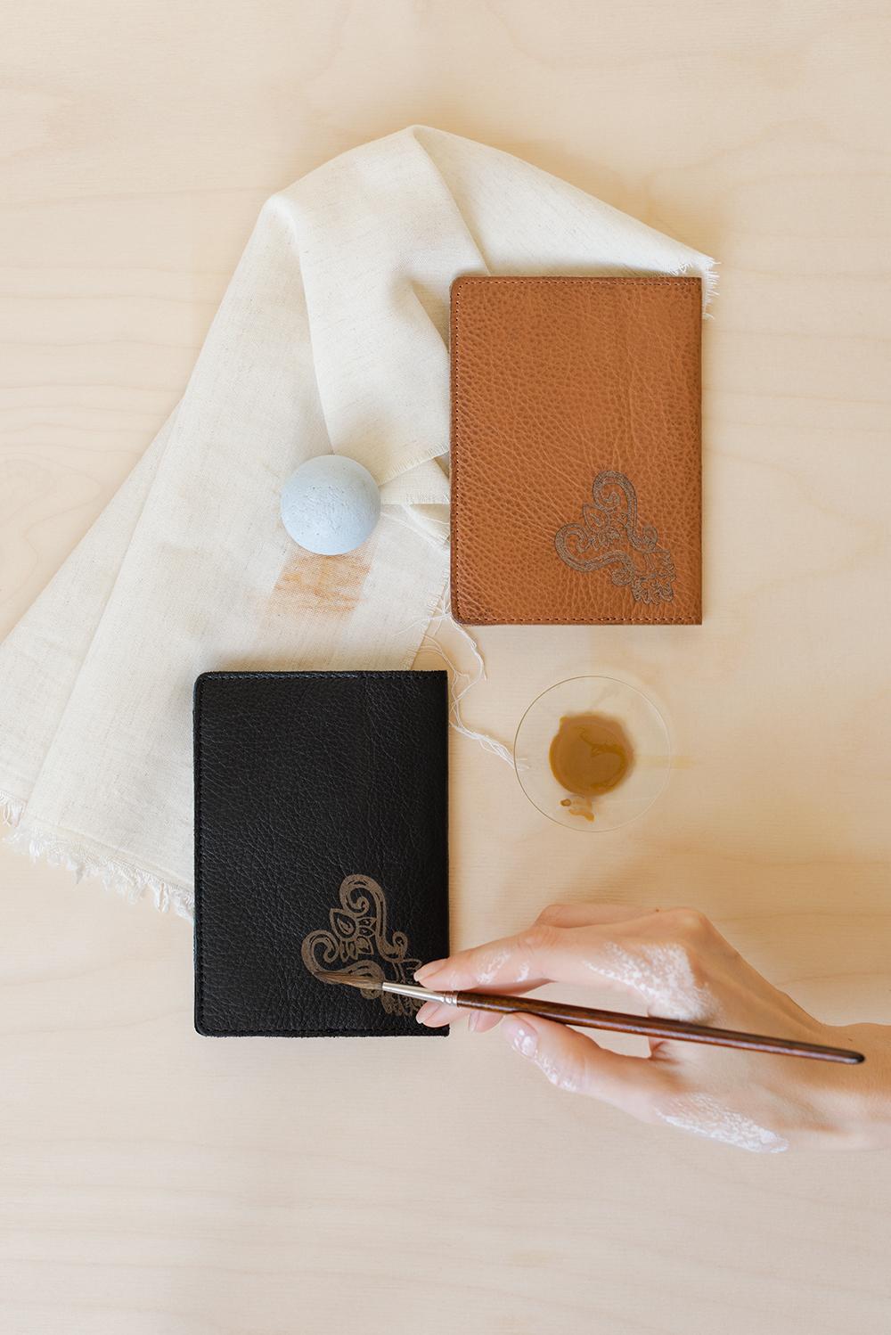 NOOSA Heimdall passport holder black