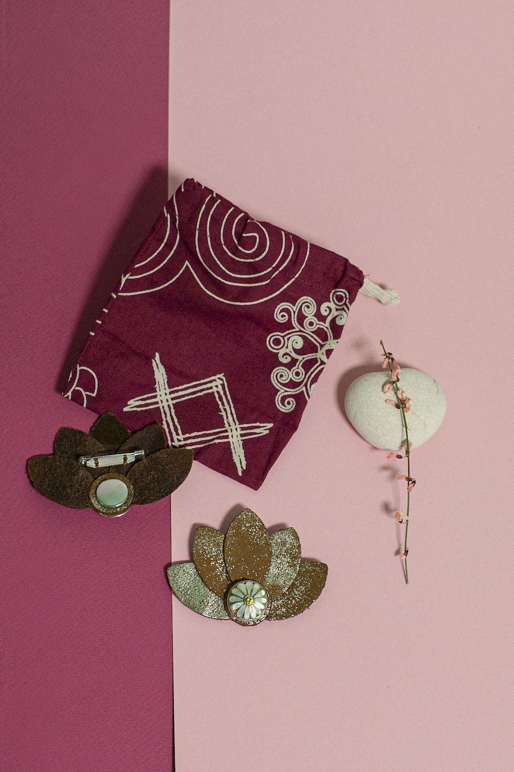 NOOSA Padma brooch metallic gold