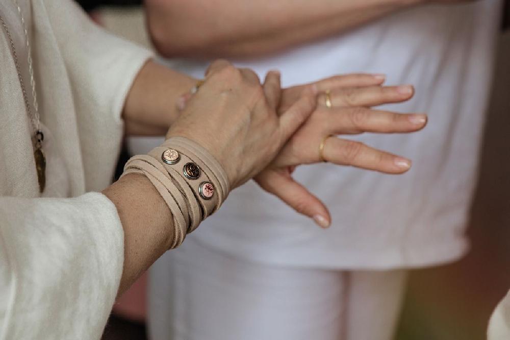 NOOSA Petite Triple Multi bracelet beige