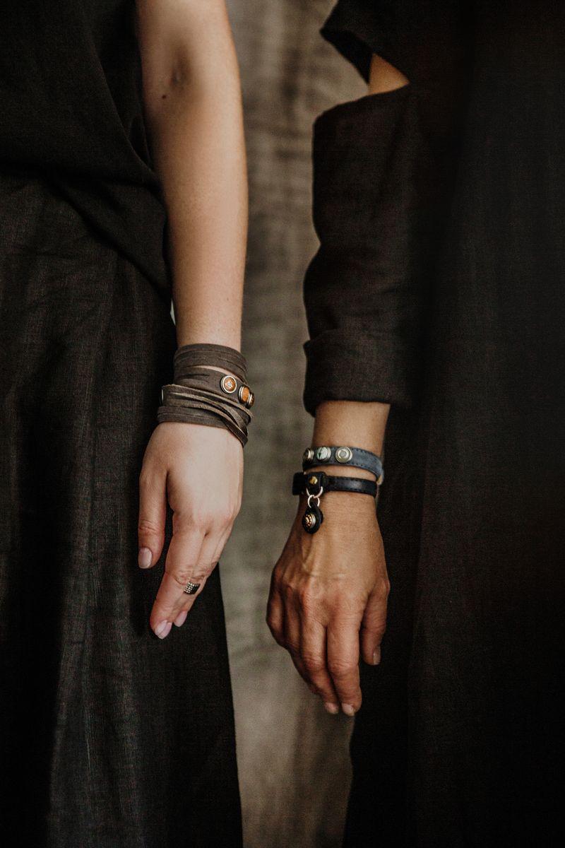 NOOSA Petite Triple Multi bracelet grey