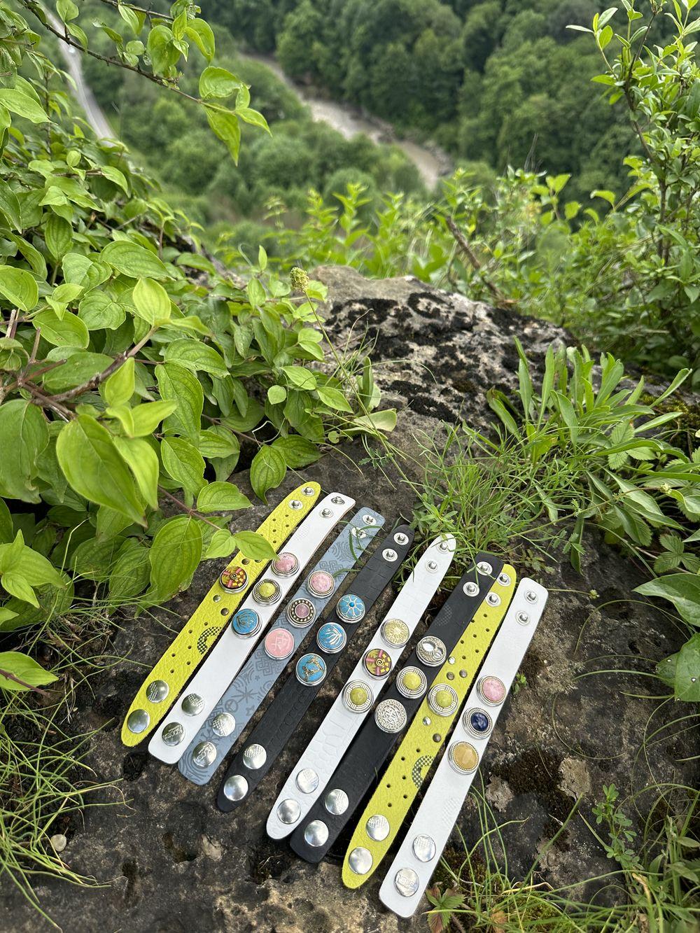 NOOSA Rhodonite Twist