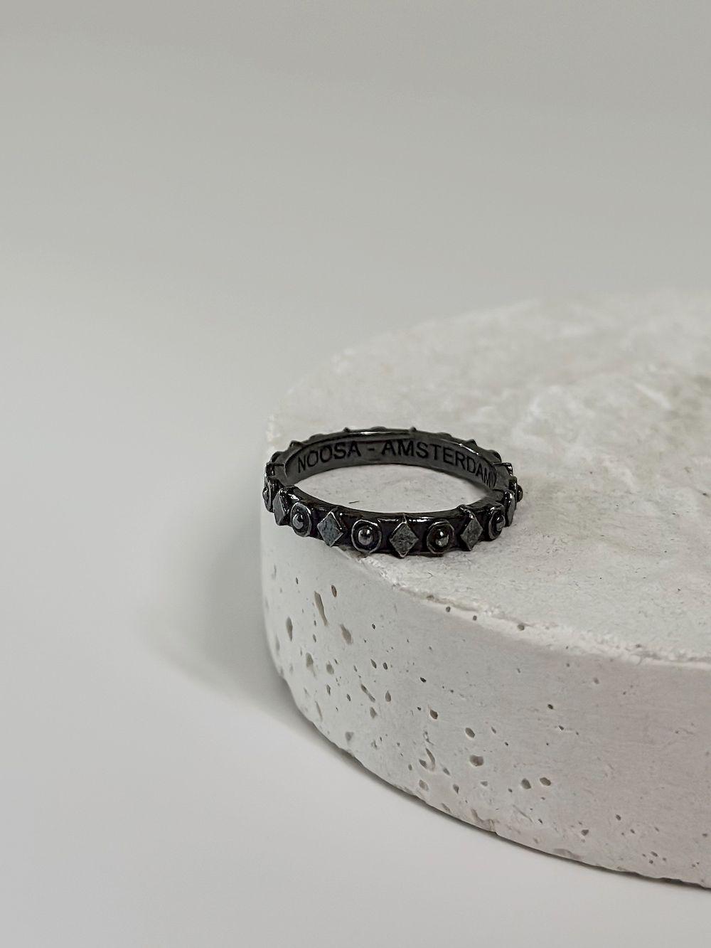 NOOSA Ring Fez Oxidized Silver