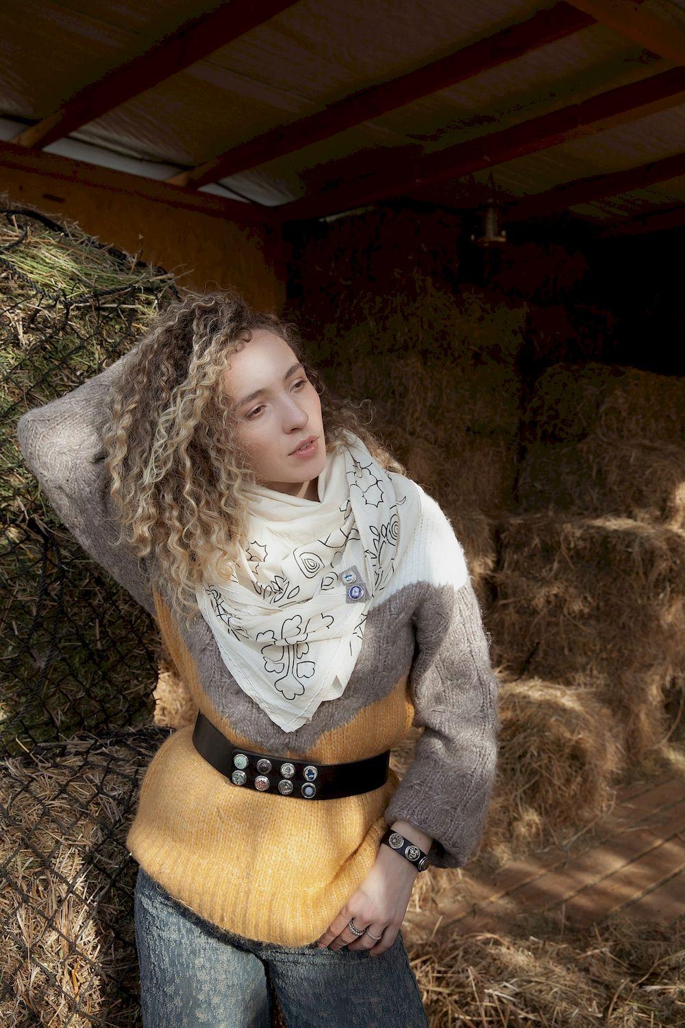 NOOSA Scarf Beige-black