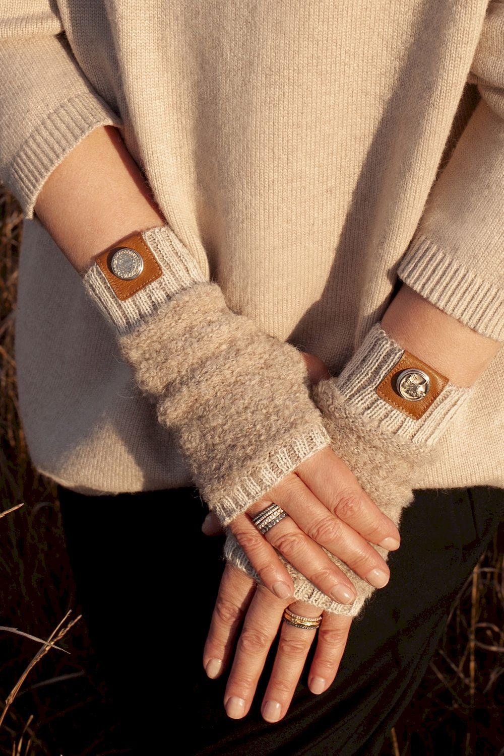 NOOSA Pachamama Alpaca Bouclé Mittens Latte Melange