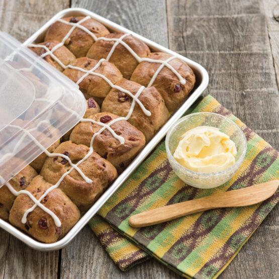 Nordic Ware Bakeware Lid For Quarter Sheet Muffin And 9x13 Pans