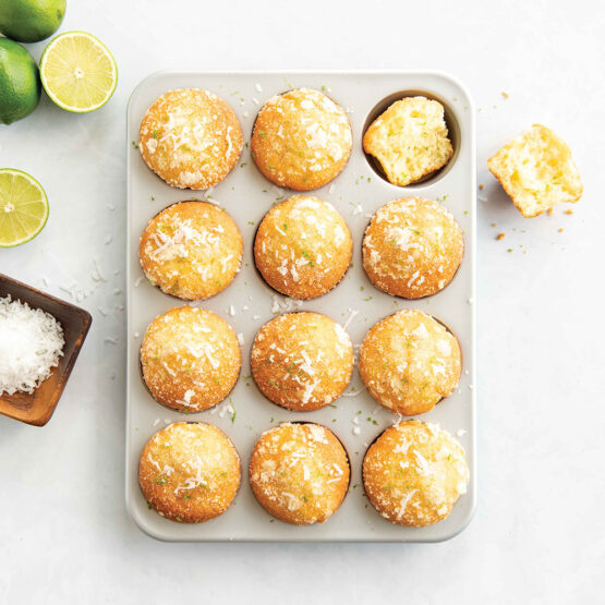 Nordic Ware Brilliant Bakeware 8-Piece Nonstick Pan Set