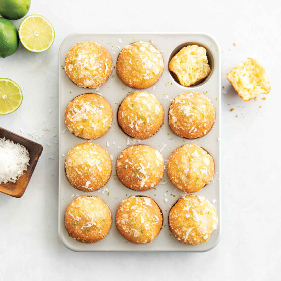 Nordic Ware Brilliant Bakeware Essential Nonstick Baking Pan Set