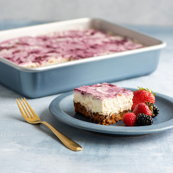 Nordic Ware Brilliant Bakeware Nonstick 9 X 13 Inch Baking Pan