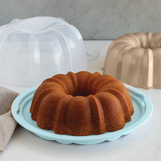 Nordic Ware Bundt® Pan With Translucent Cake Keeper