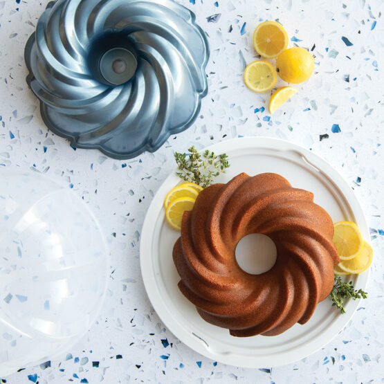 Nordic Ware Formed Swirl Bundt® Pan With Cake Keeper