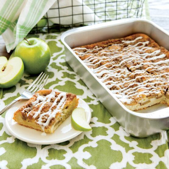 Nordic Ware Naturals® Classic Metal Covered Baking Pan