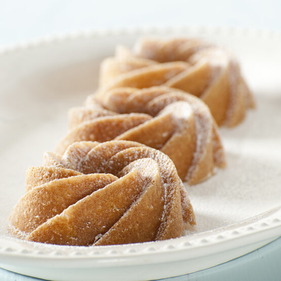 Nordic Ware 4 Cup Heritage Mini Bundtlette® Pan