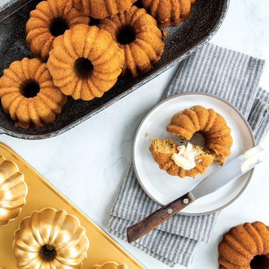 Nordic Ware Anniversary Bundtlette® Pan