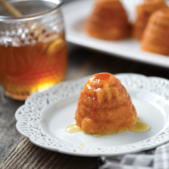 Nordic Ware Beehive Cakelet Pan