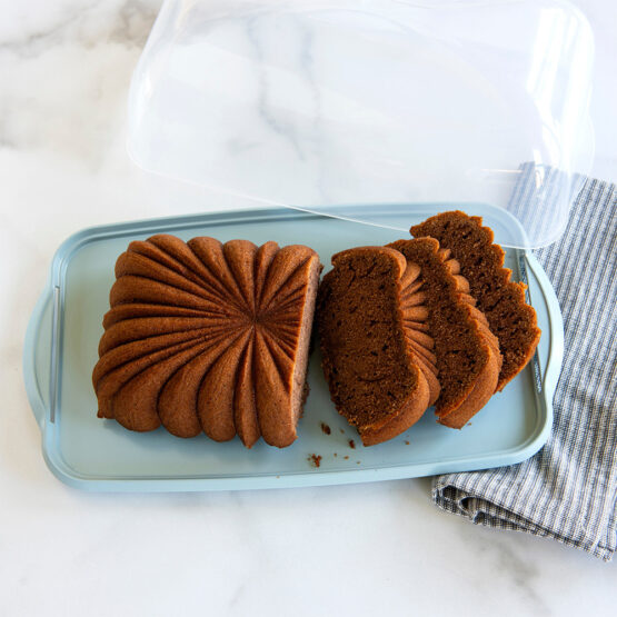 Nordic Ware Cast Fluted Loaf Pan With Keeper