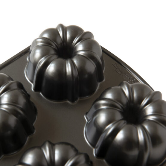 Nordic Ware Classic Bundtlette® Cake Pan