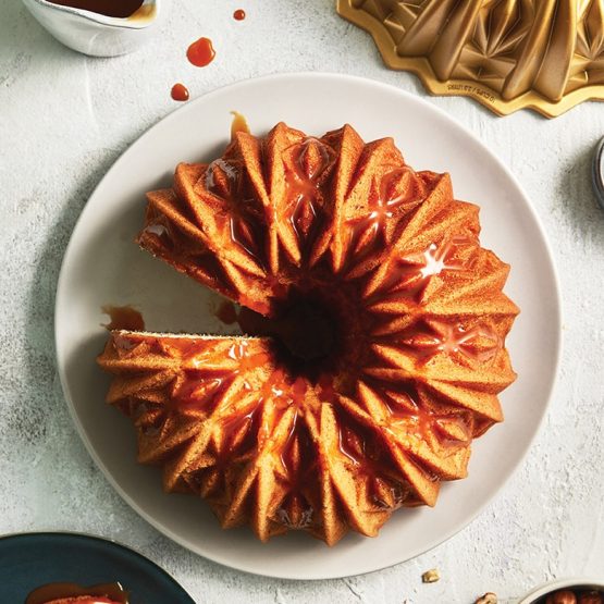 Nordic Ware Cut Crystal Bundt® Pan
