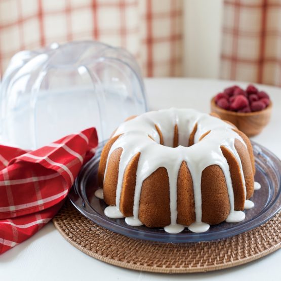 Nordic Ware Deluxe Bundt® Cake Keeper