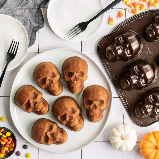 Nordic Ware Haunted Skull Cakelet Pan