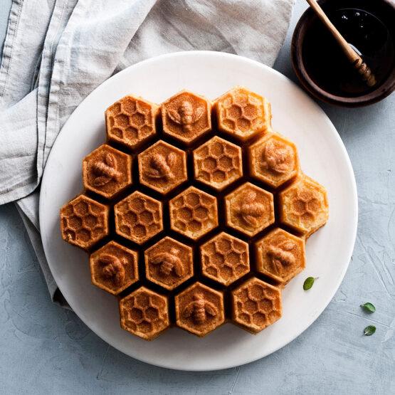 Nordic Ware Honeycomb Pull-Apart Pan