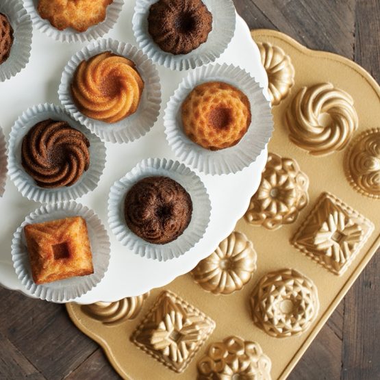 Nordic Ware Mini Bundt Charms Pan