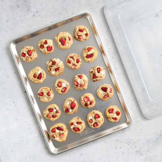 Nordic Ware Naturals® Big Sheet Pan With Lid