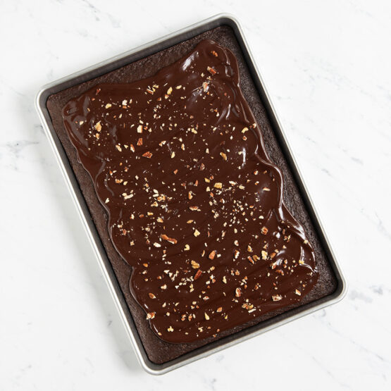 Nordic Ware Prism Big Batch Pan With Lid