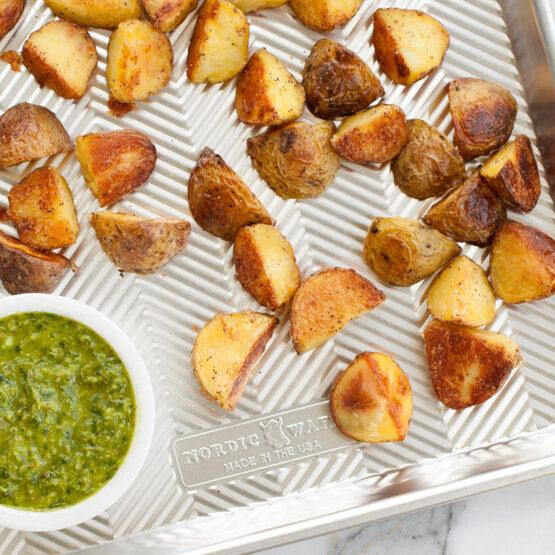 Nordic Ware Prism Half Sheet Pan With Lid
