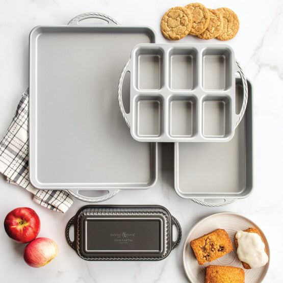 Nordic Ware ProCast Classic Loaf Pan