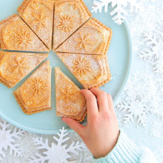 Nordic Ware Sweet Snowflakes Shortbread Pan