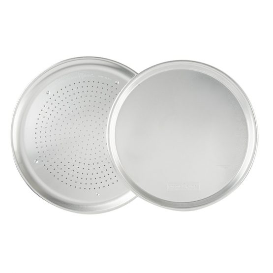 nordic ware Traditional and Crisper Pizza Pan Set