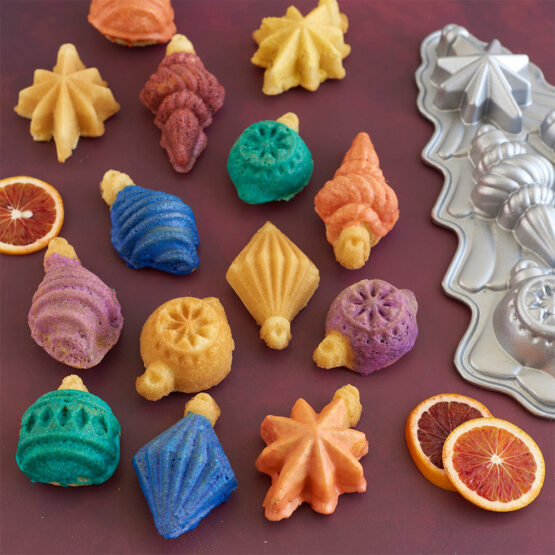 Nordic Ware Vintage Ornament Cakelet Pan