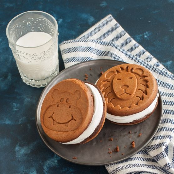 Nordic Ware Zoo Friends Pancake Pan