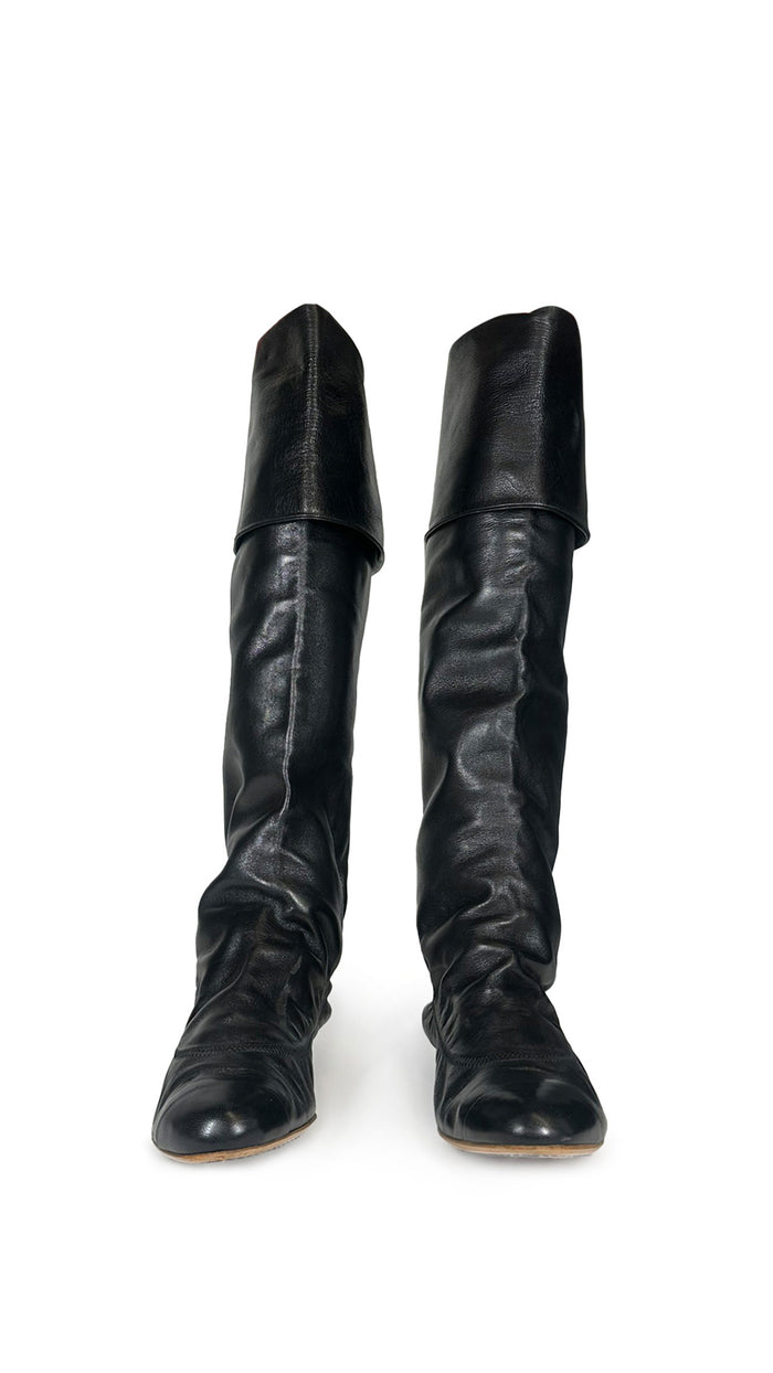 Norma Kamali CHANEL INTERLOCKING CC LOGO CALFSKIN RIDING BOOTS