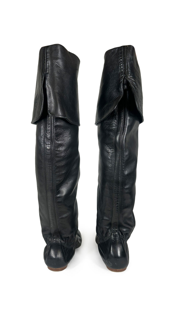 Norma Kamali CHANEL INTERLOCKING CC LOGO CALFSKIN RIDING BOOTS