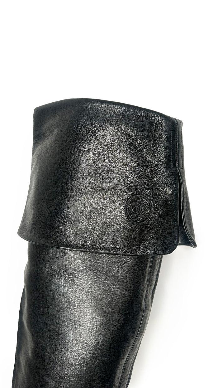 Norma Kamali CHANEL INTERLOCKING CC LOGO CALFSKIN RIDING BOOTS