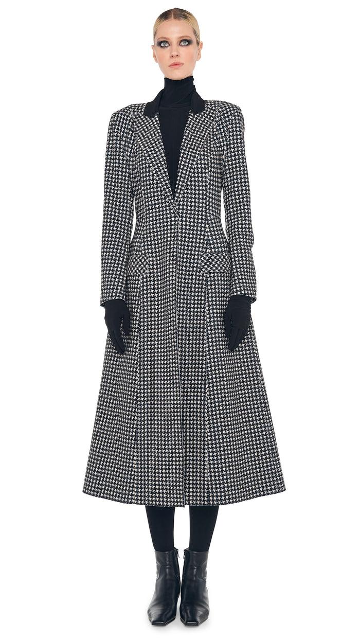 Norma Kamali SINGLE BREASTED BOY FIT RIDING COAT