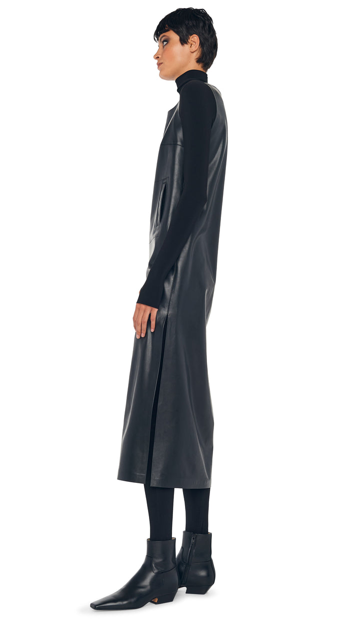 Norma Kamali SLEEVELESS TAILORED SIDE SLIT DRESS