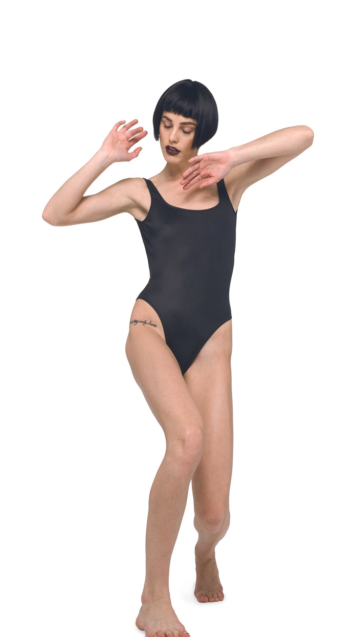 Norma Kamali SUPER LOW BACK MIO