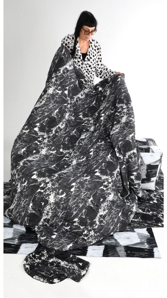 Norma Kamali THE COMFORTER