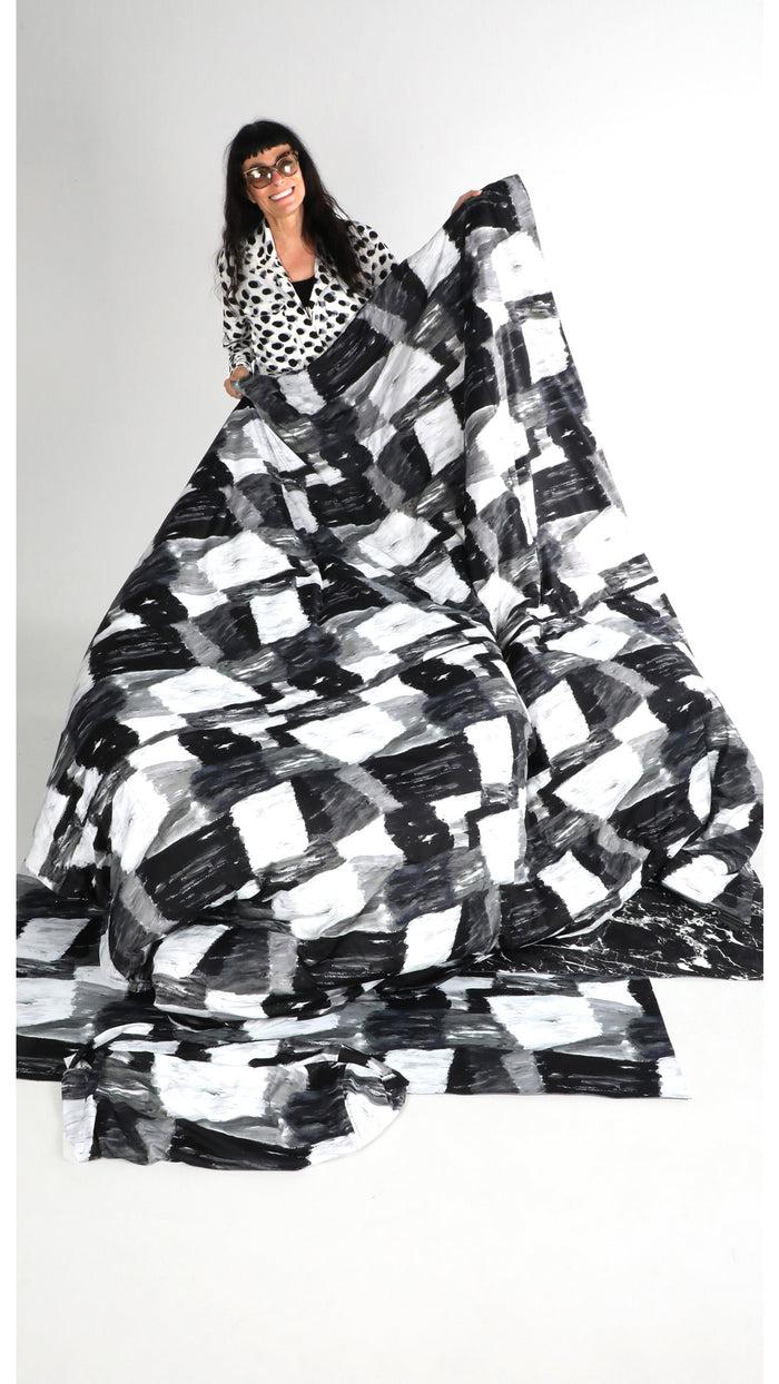 Norma Kamali THE COMFORTER